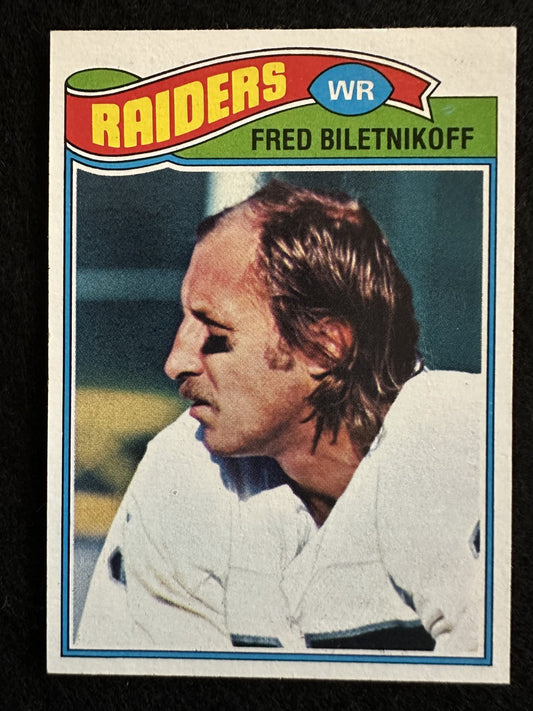 1977 Topps Fred Biletnikoff (#295) NM HOFer, Raiders Great ^GRUMPYBUCK^